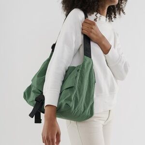 BAGGU ISO TRAVEL MESSENGER OR SPORT MESSENGER – DO NOT BUY